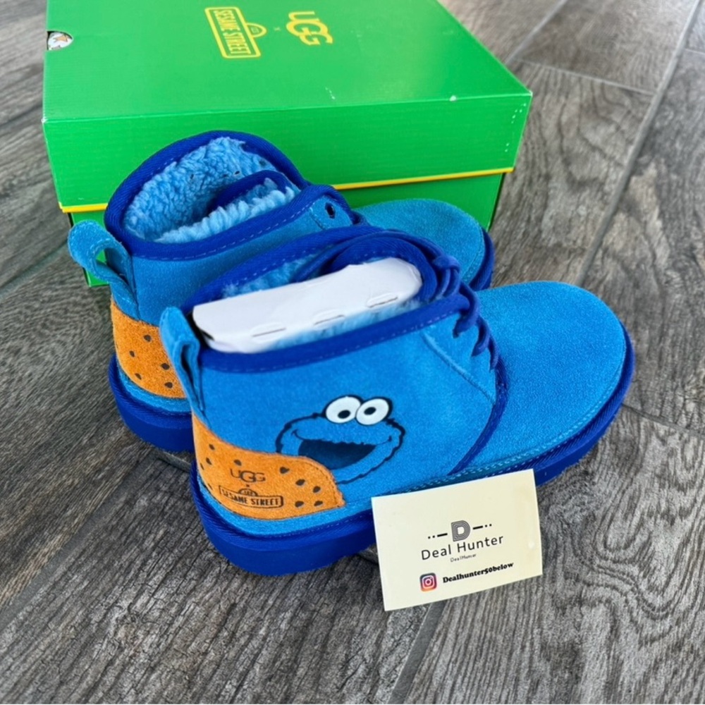 Brand New UGG X Elmo Neumel II “Blue” Kids Boots - Picture 4 of 12